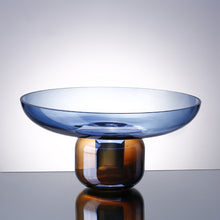 Vase en verre soufflé silhouette organique minimaliste